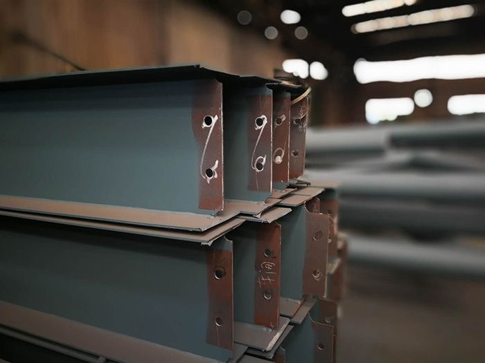 H型鋼梁、格構(gòu)柱